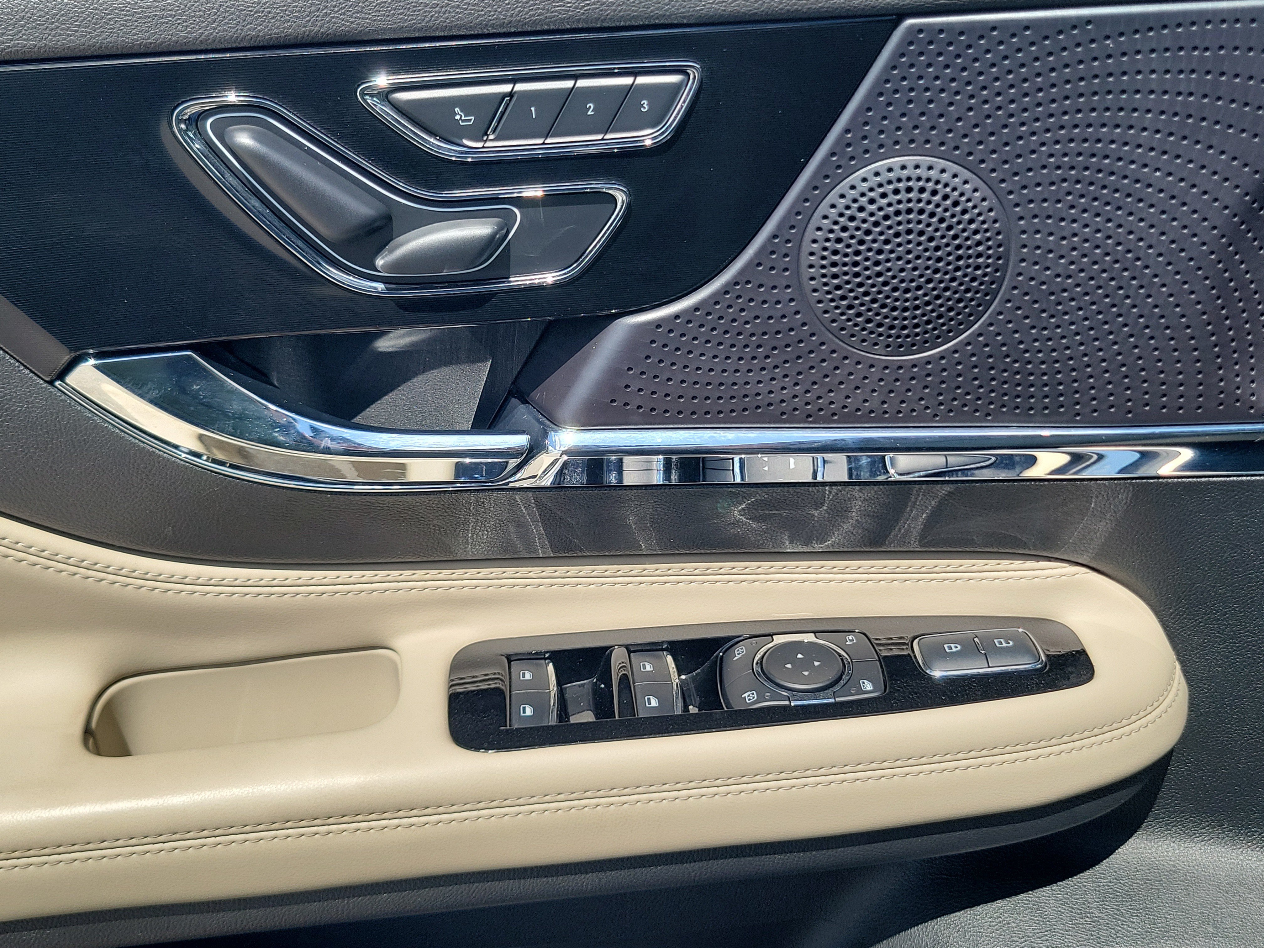 Used 2025 Lincoln Corsair Reserve FWD image 29