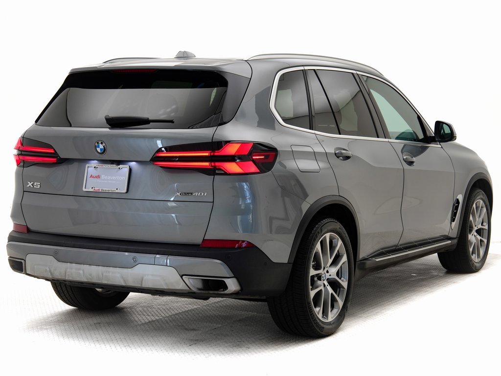 Used 2024 BMW X5 xDrive40i w/ Premium Package image 3