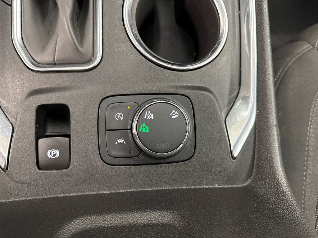 Used 2023 Chevrolet Traverse LT image 35