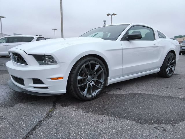 Used 2014 Ford Mustang Coupe RWD image 10