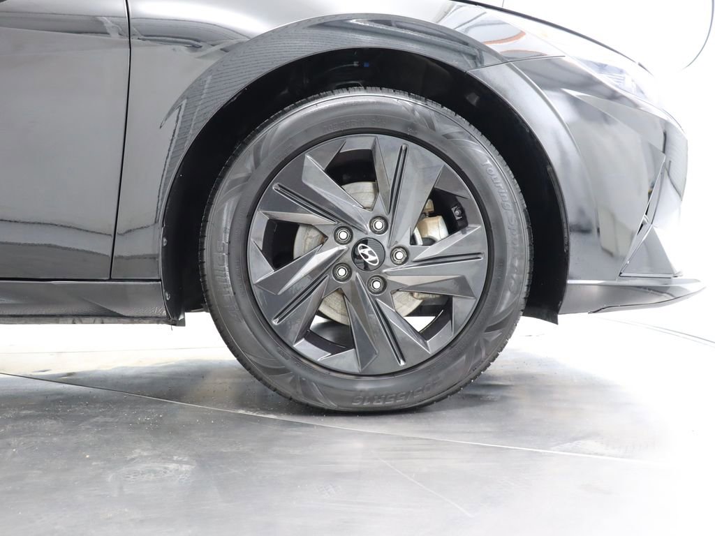 Used 2022 Hyundai Elantra SEL w/ Preferred Accessory Package image 35