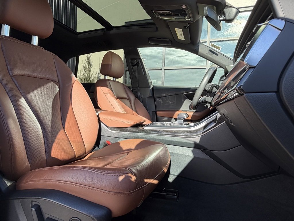 Used 2019 Audi Q8 Premium Plus w/ Premium Plus image 18