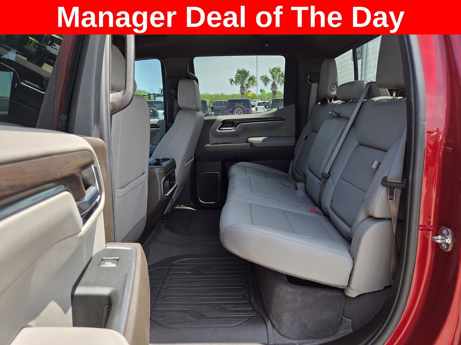 Used 2024 GMC Sierra 1500 SLT w/ SLT Premium Plus Package AWD/4WD image 16