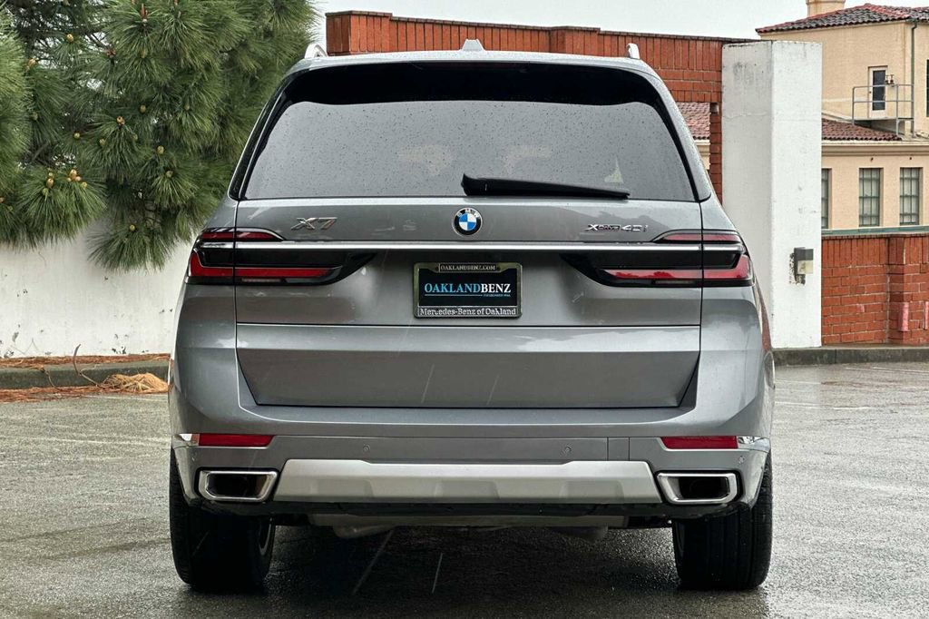 Used 2023 BMW X7 xDrive40i image 5
