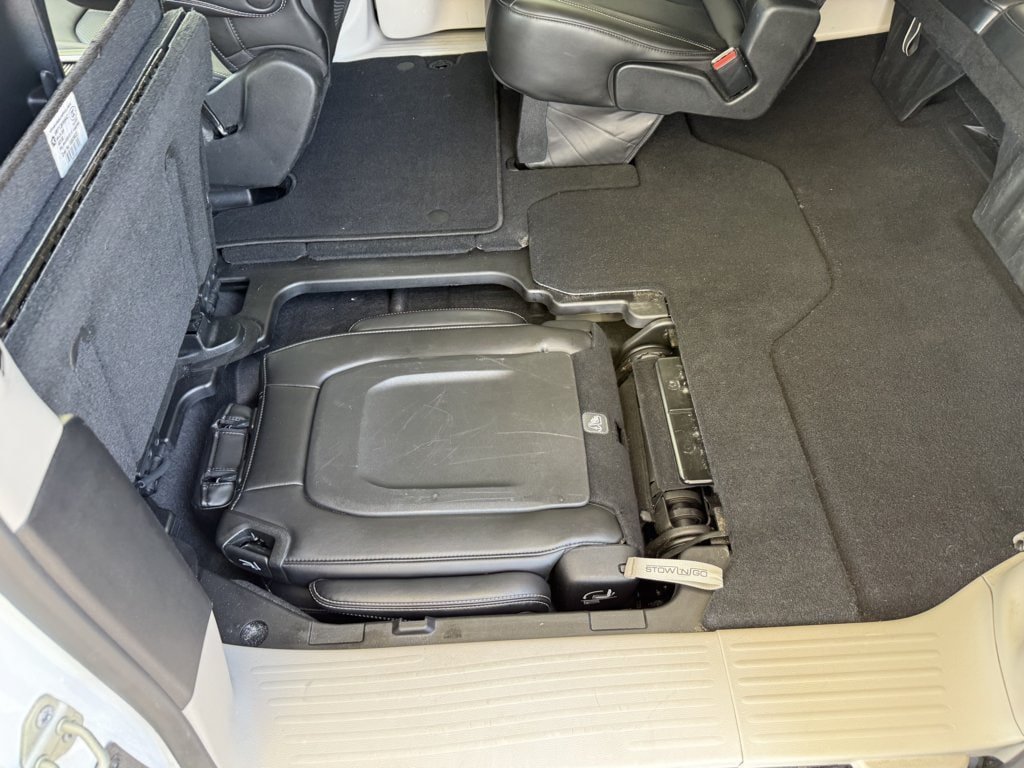 Used 2024 Chrysler Pacifica Touring-L FWD image 14