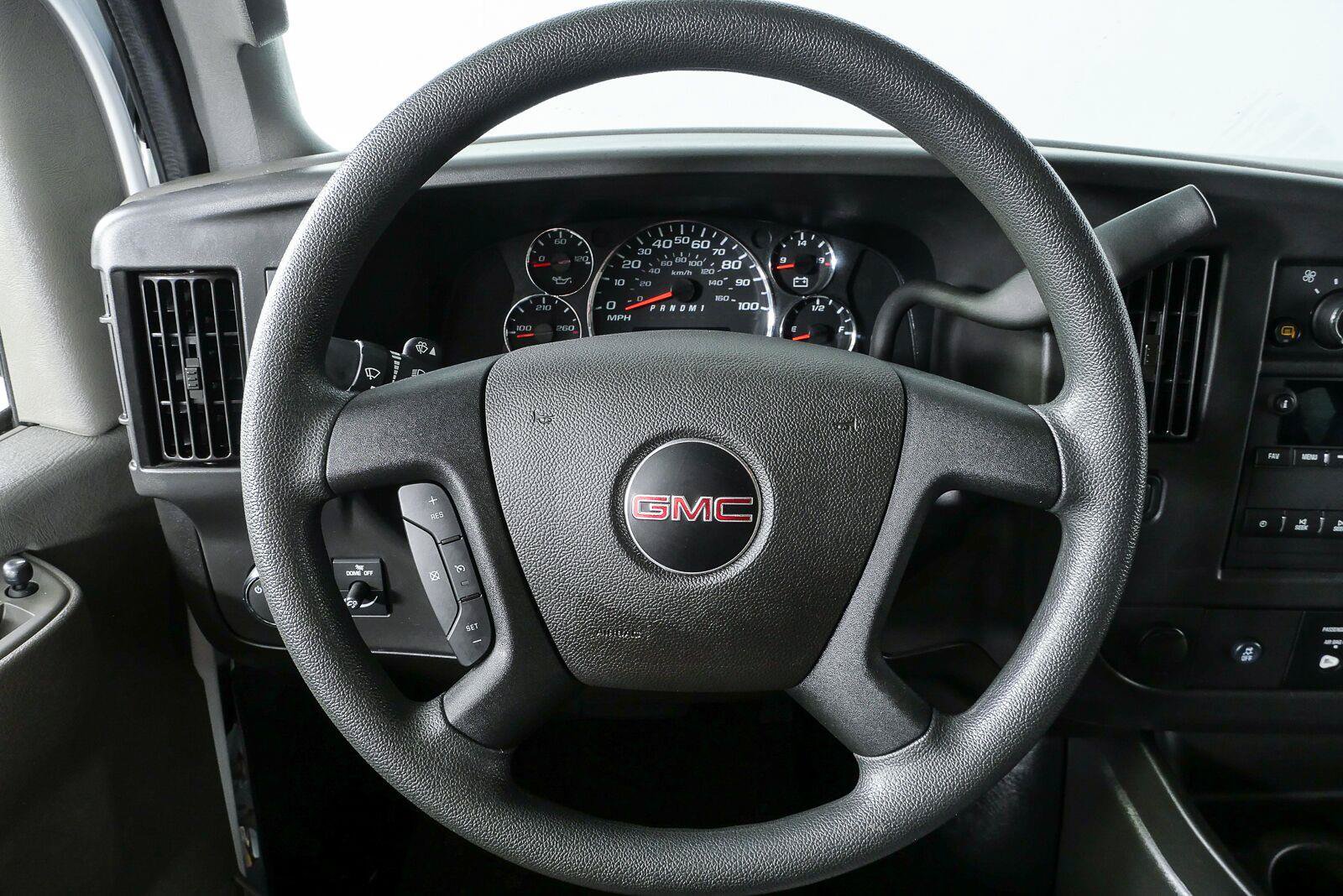 Used 2025 GMC Savana 3500 LT w/ LT Preferred Equipment Group RWD image 9
