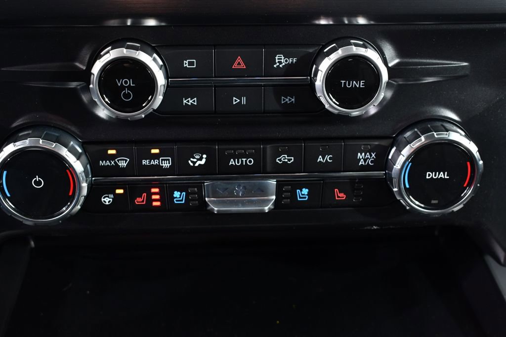 New 2026 Ford F350 Lariat w/ Black Appearance Package image 29