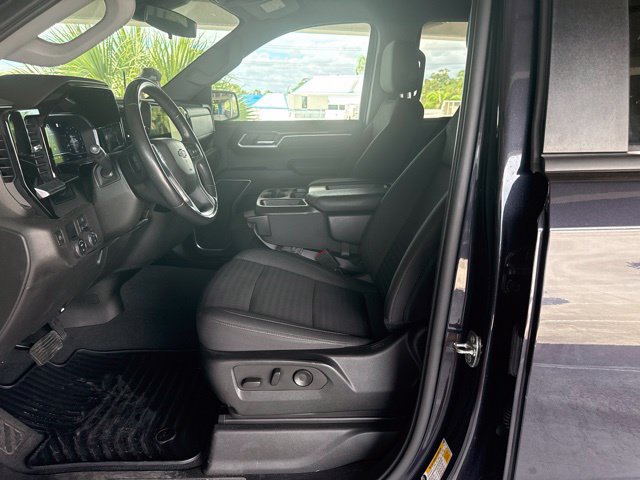 Used 2022 Chevrolet Silverado 1500 RST RWD image 2