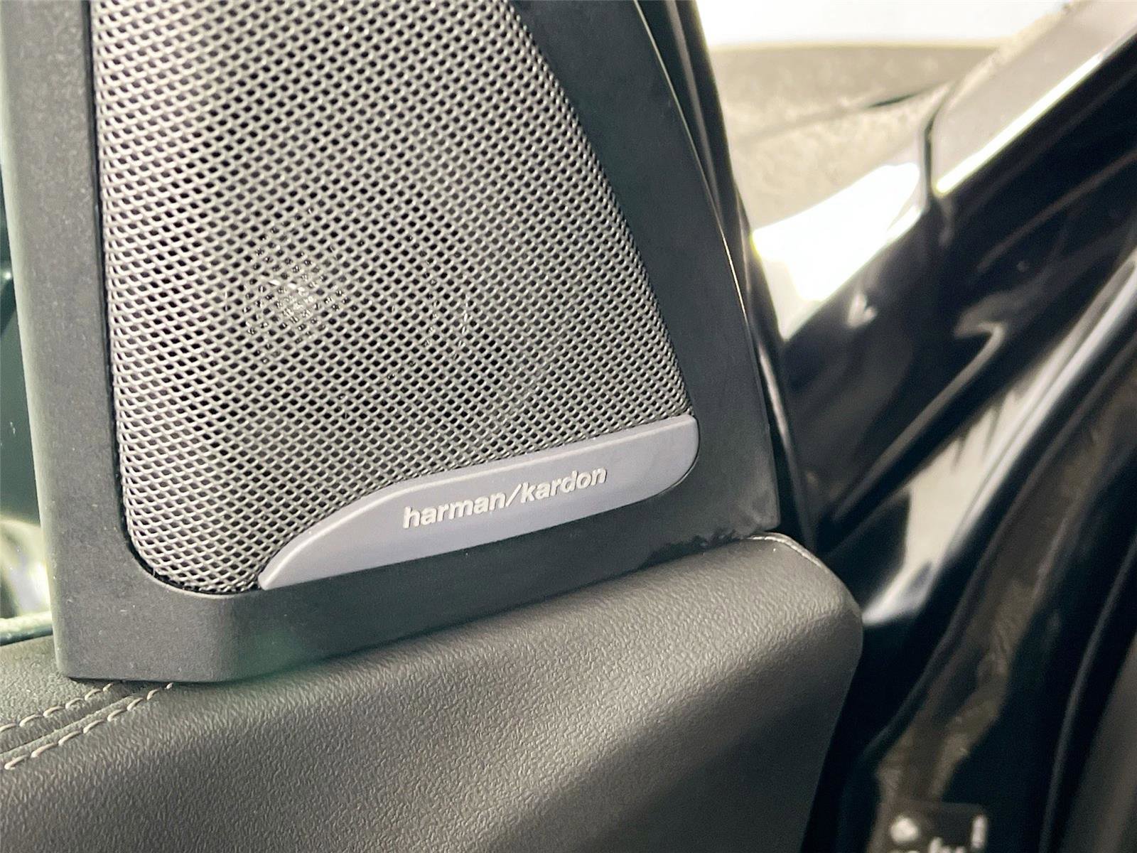 Certified 2023 BMW X7 xDrive40i w/ Executive Package image 18