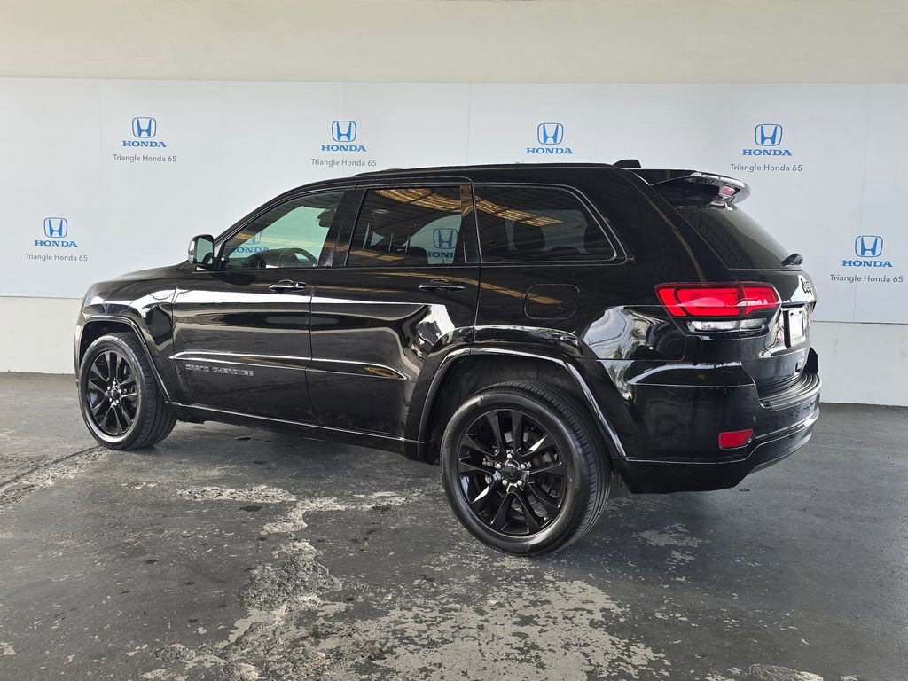 Used 2021 Jeep Grand Cherokee Laredo X RWD image 4