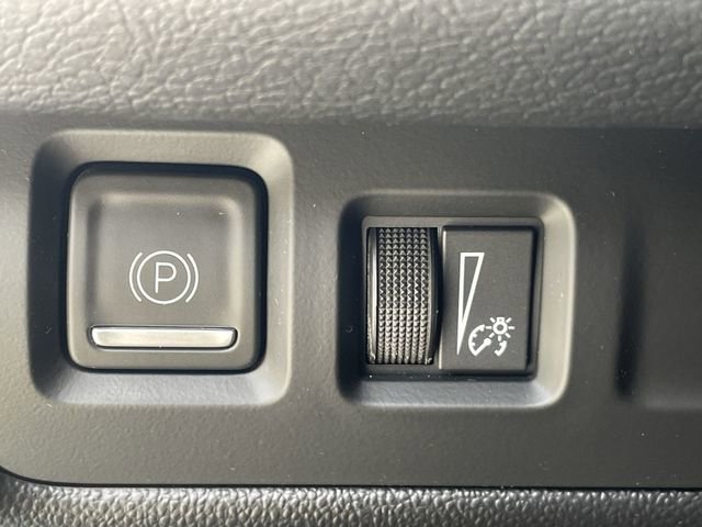 Certified 2024 Cadillac XT4 Premium Luxury image 17