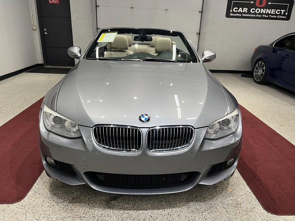 Used 2013 BMW 335i Convertible image 27
