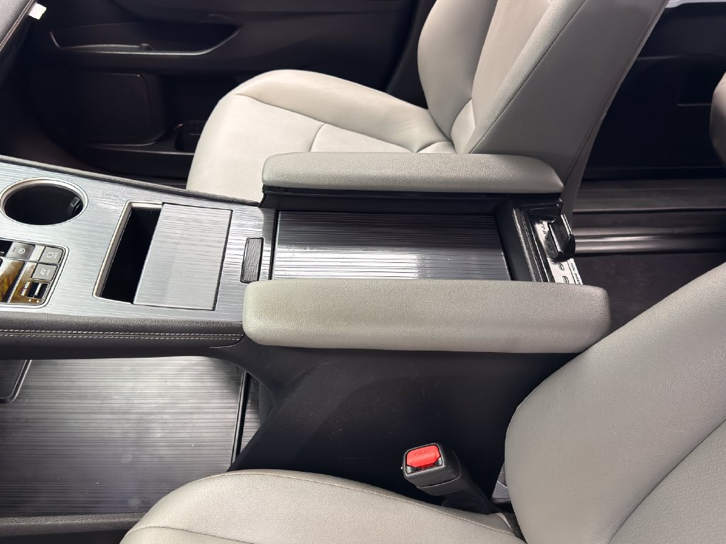 Used 2025 Toyota Sienna XLE w/ XLE Plus Package FWD image 20