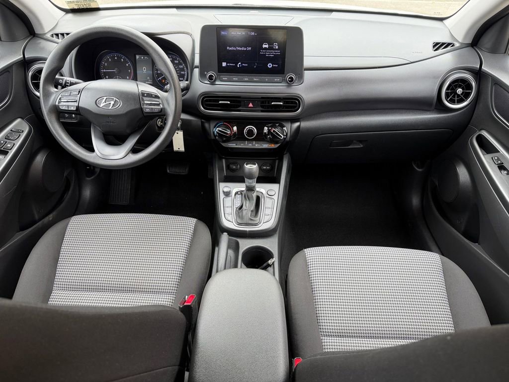 Used 2022 Hyundai Kona SE image 12