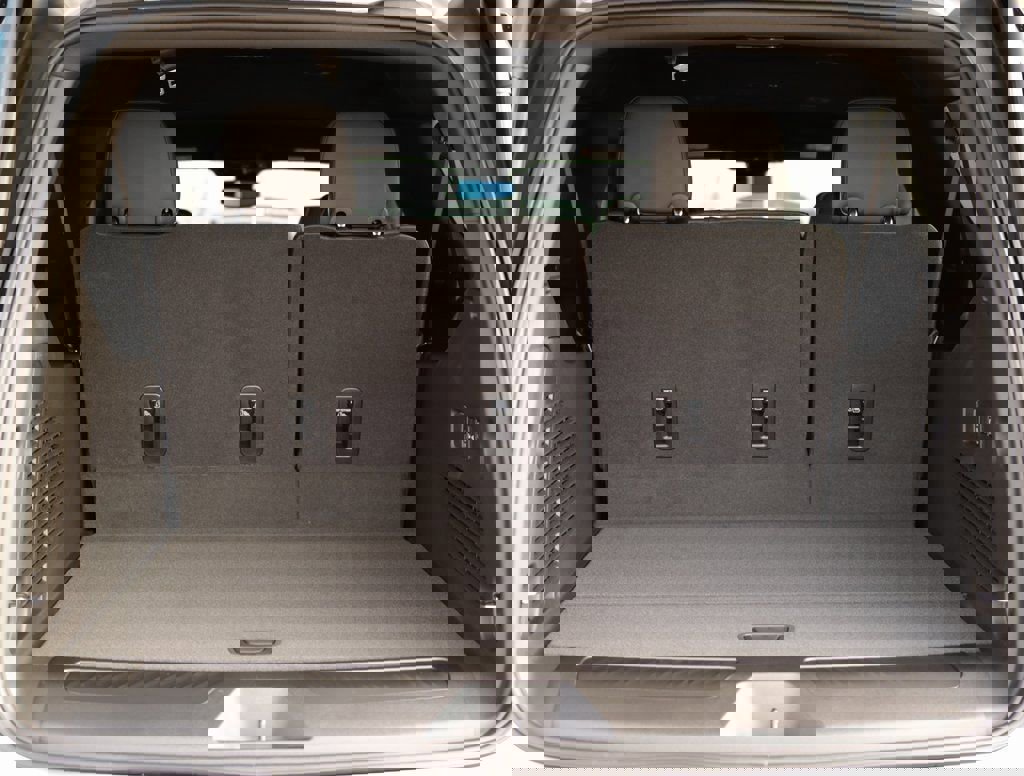 New 2026 GMC Yukon XL Elevation image 32