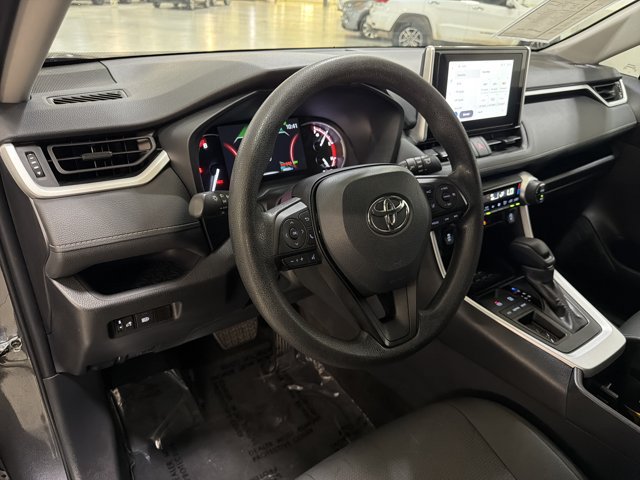 Used 2025 Toyota RAV4 XLE FWD image 14