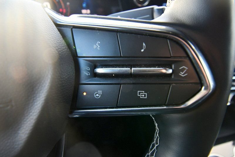 Used 2025 Chevrolet Traverse LT AWD/4WD image 21