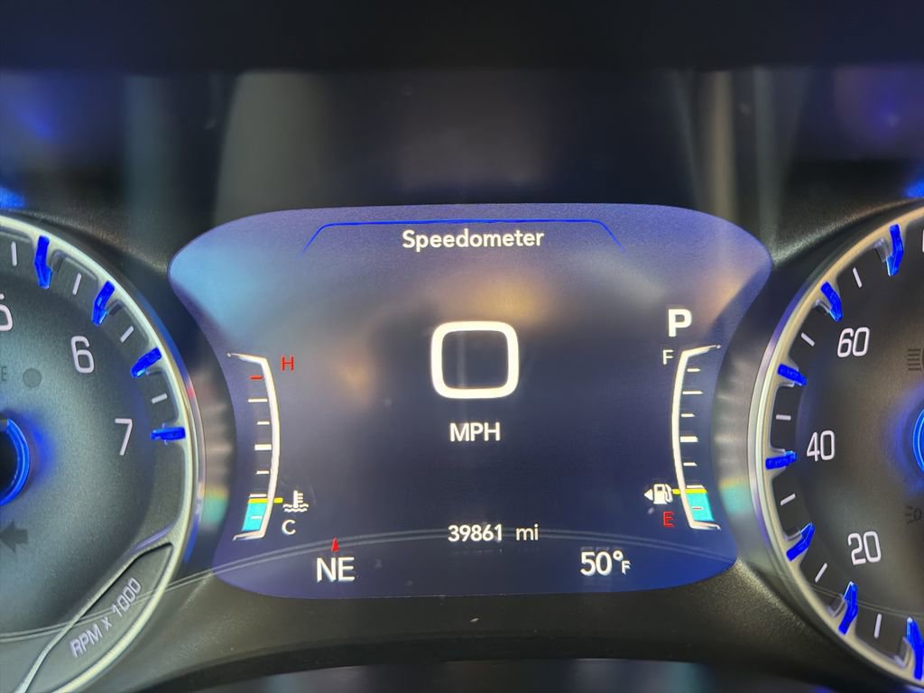 Used 2024 Chrysler Pacifica Touring-L FWD image 44