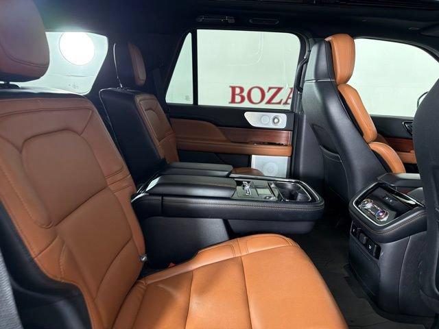 Certified 2021 Lincoln Navigator Reserve w/ Luxury Package AWD/4WD image 18