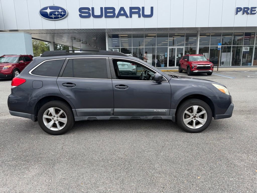 Used 2013 Subaru Outback 2.5i Limited AWD/4WD image 2