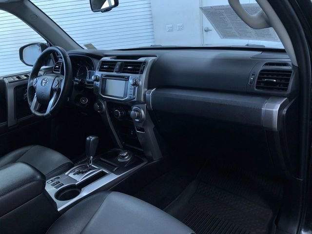 Used 2017 Toyota 4Runner SR5 Premium image 23