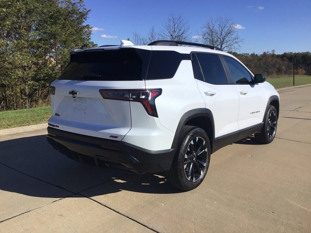 New 2026 Chevrolet Equinox RS w/ LPO, Floor Liner Package image 3