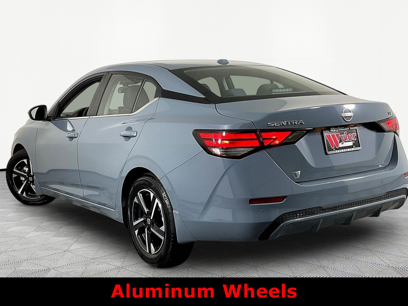 Used 2024 Nissan Sentra SV FWD image 4