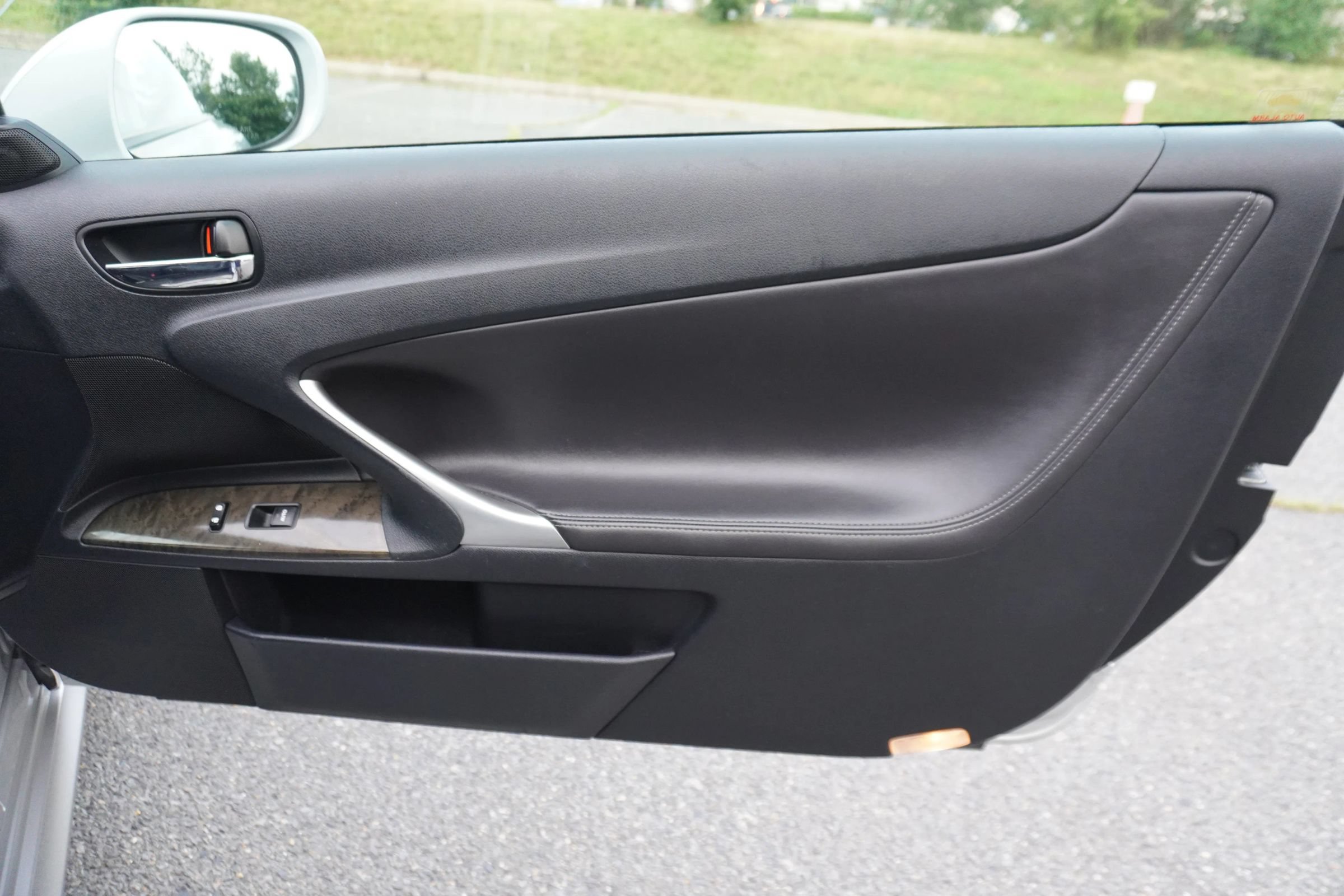 Used 2011 Lexus IS 250C RWD image 14