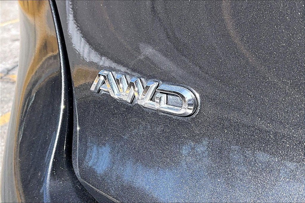 Used 2023 Toyota Crown XLE image 8