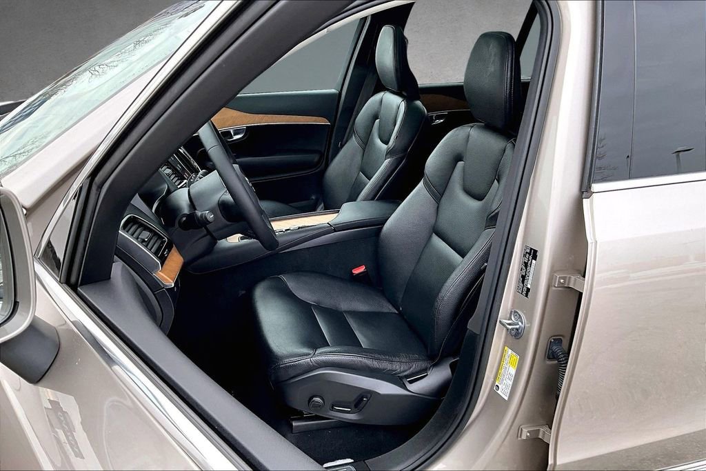Certified 2023 Volvo XC90 B6 Plus w/ Protection Package Premier image 21
