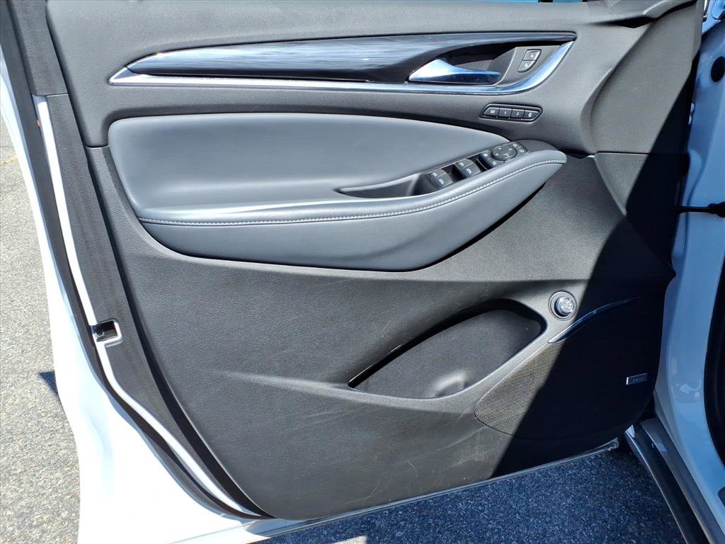 Used 2024 Buick Enclave Premium image 20