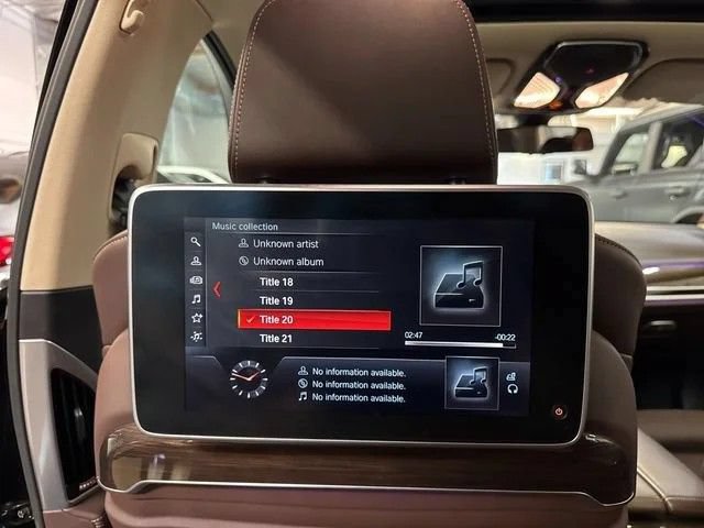 Used 2018 BMW 750i RWD image 24