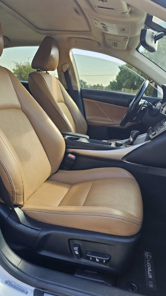 Used 2015 Lexus IS 250 w/ Premium Package RWD image 10
