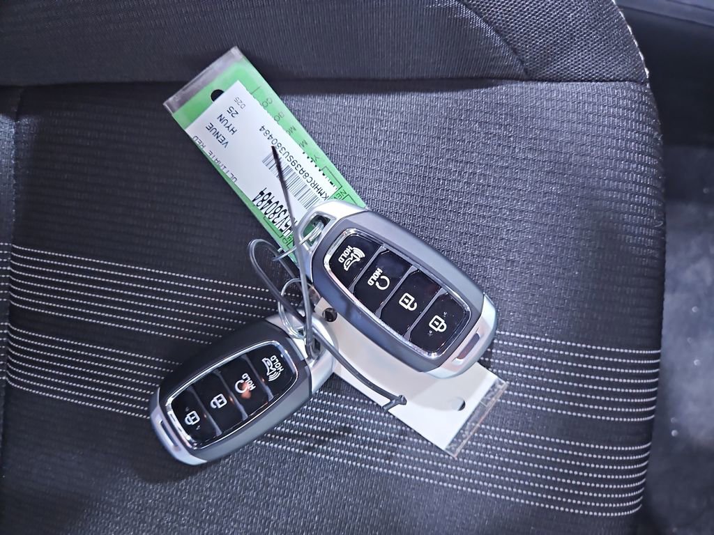 New 2025 Hyundai Venue SEL image 29