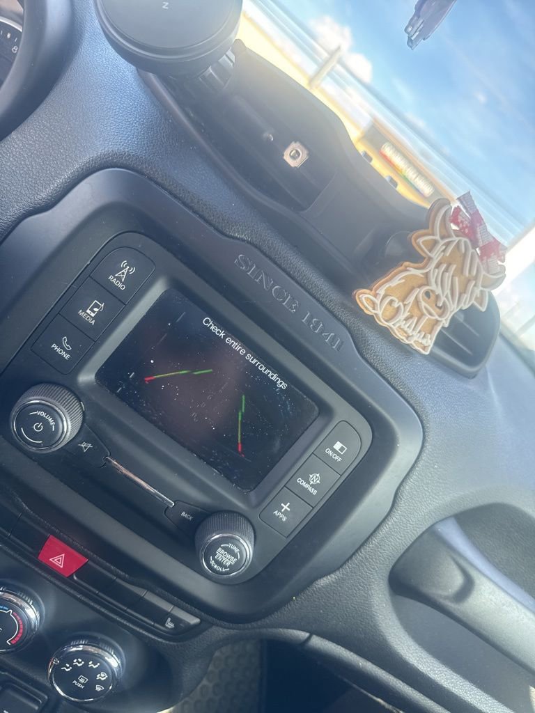 Used 2017 Jeep Renegade Latitude w/ Cold Weather Group image 4