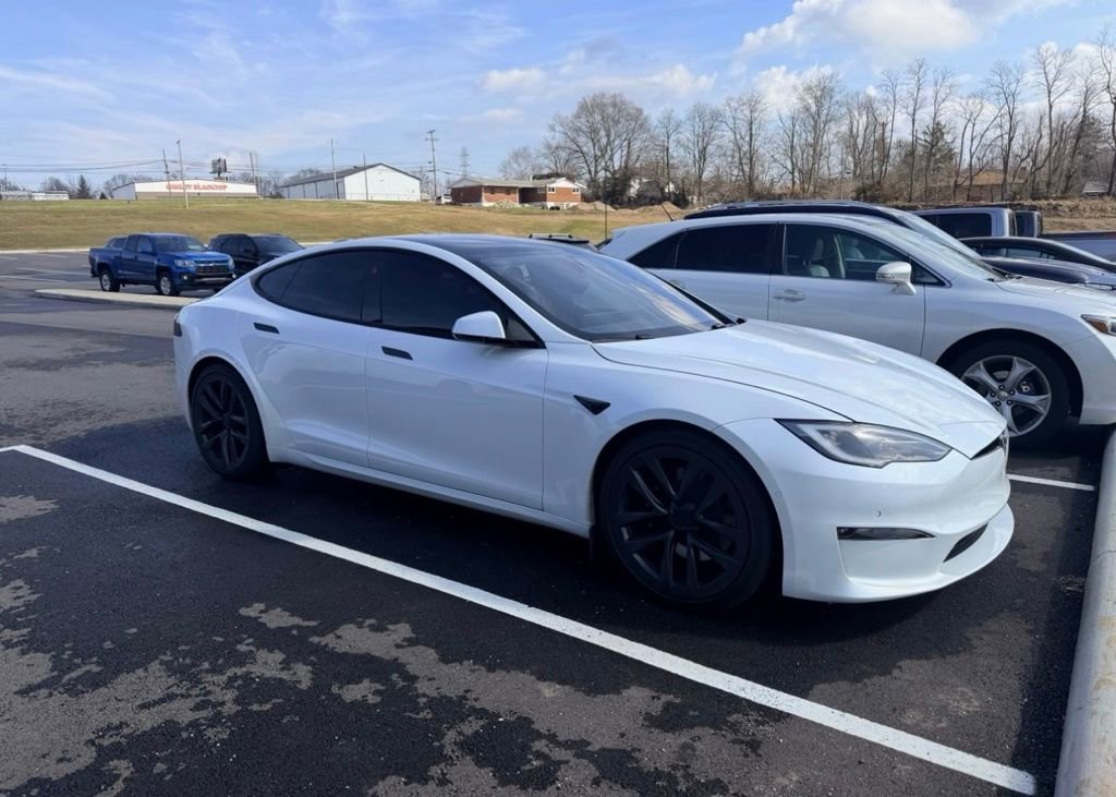 Used 2022 Tesla Model S image 3