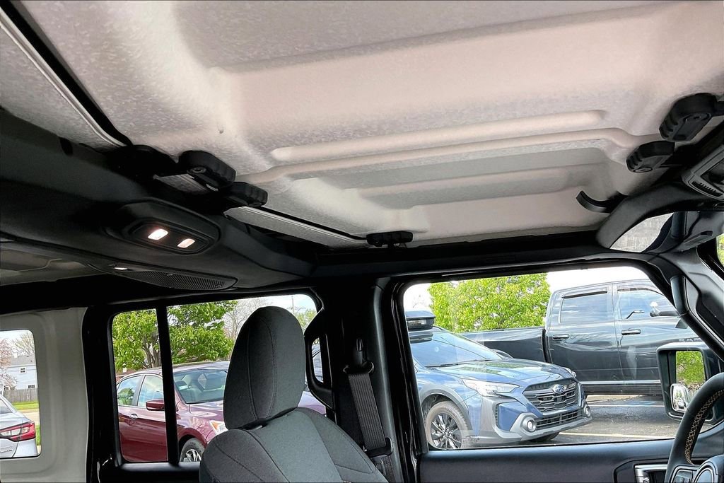 Used 2024 Jeep Wrangler Sport S AWD/4WD image 25