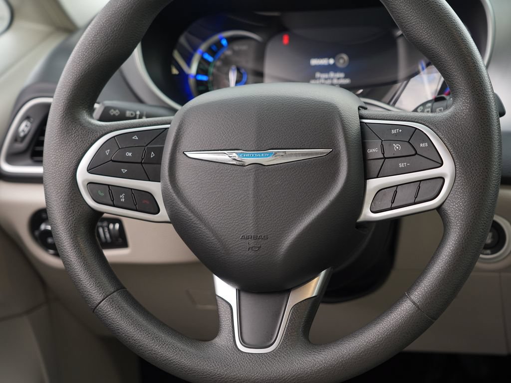 Used 2017 Chrysler Pacifica Touring Plus FWD image 23