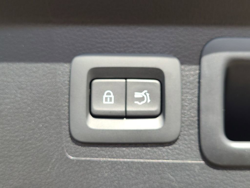 Certified 2025 MAZDA CX-50 2.5 Hybrid w/ Cargo Package image 30