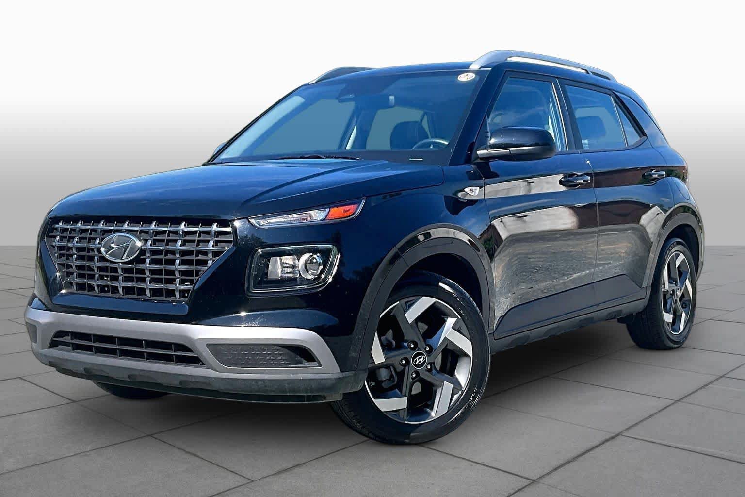 Used 2025 Hyundai Venue SEL FWD image 1
