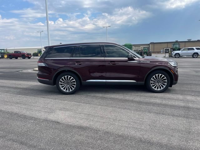 Used 2022 Lincoln Aviator Reserve AWD/4WD image 4
