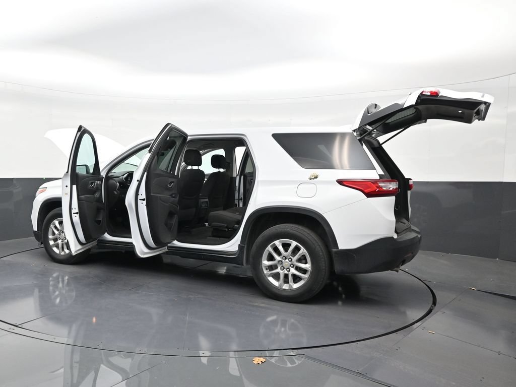 Used 2021 Chevrolet Traverse LS FWD image 31