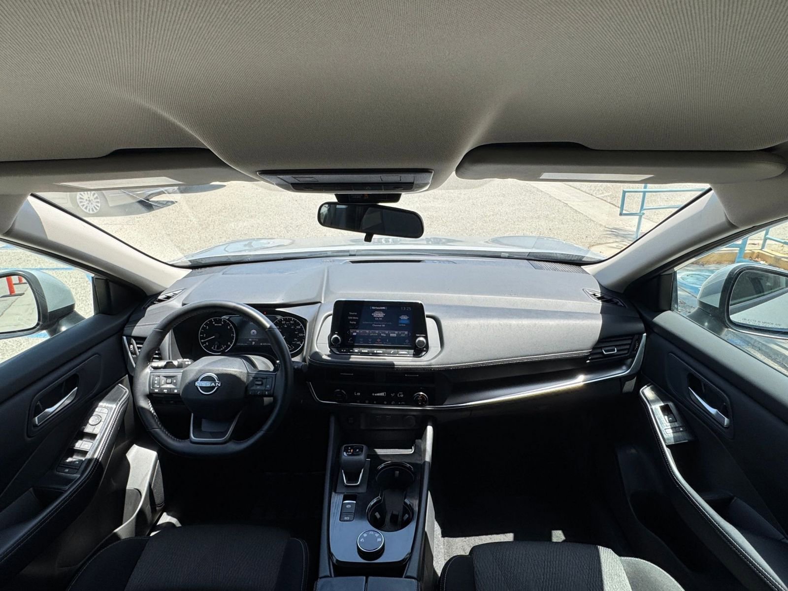 Used 2025 Nissan Rogue SV AWD/4WD image 35