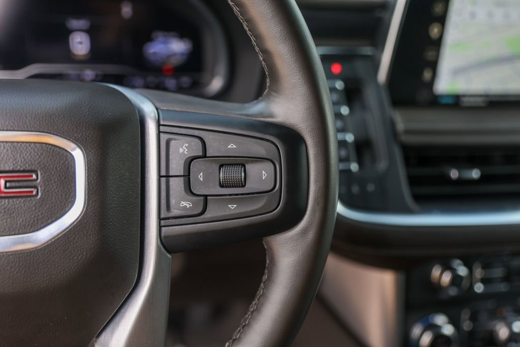 Used 2023 GMC Yukon SLT w/ SLT Premium Package AWD/4WD image 13