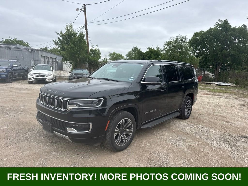 Used 2024 Jeep Wagoneer L Series II w/ Flexible Seating Group RWD image 7