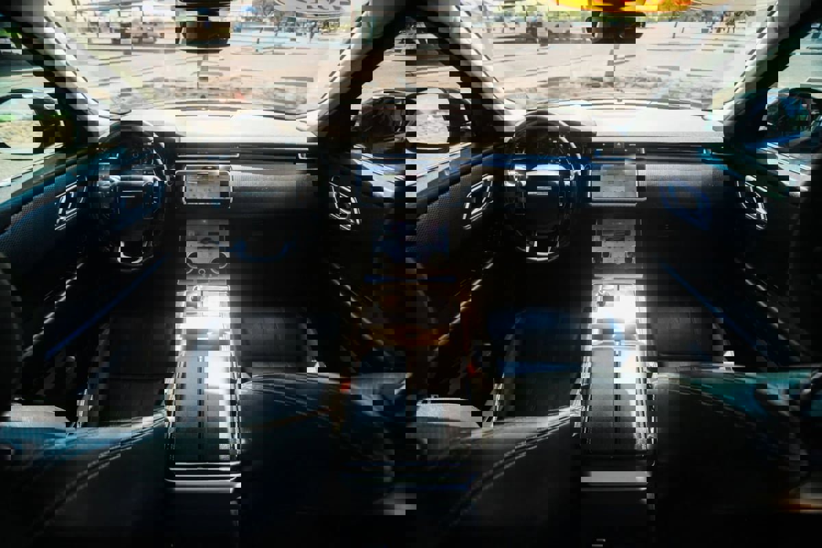 Used 2019 Land Rover Range Rover Velar S image 23