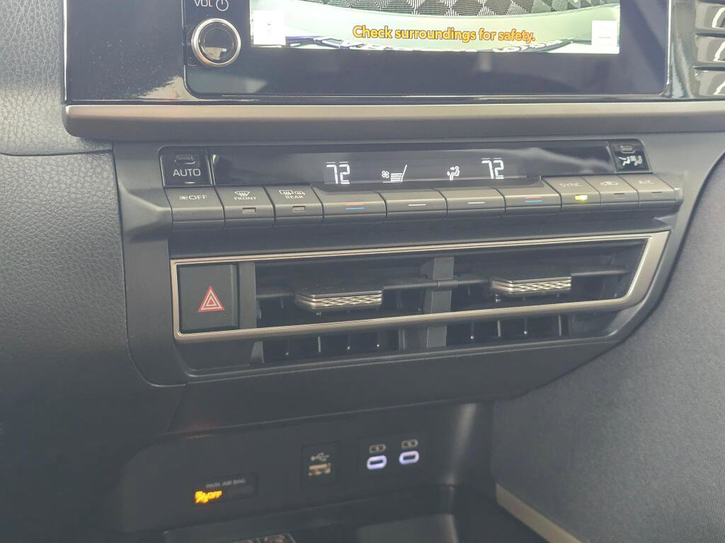 Used 2026 Toyota Camry LE image 32