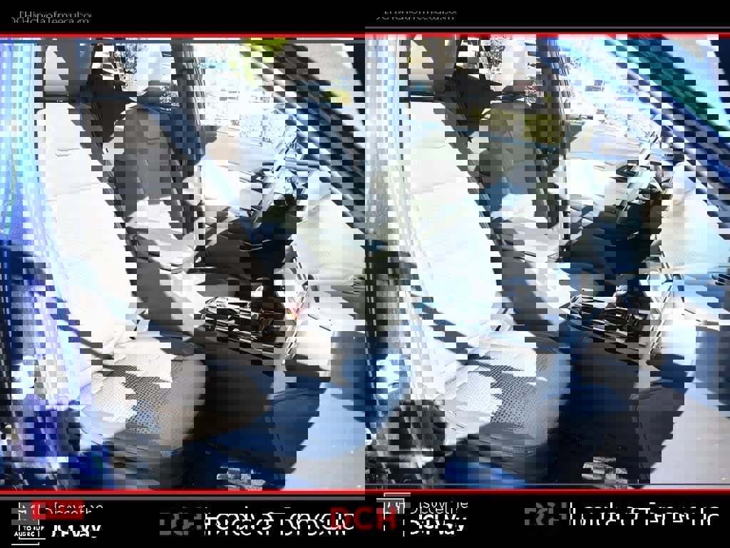 Used 2024 Chevrolet Trax LT w/ Sunroof Package image 21