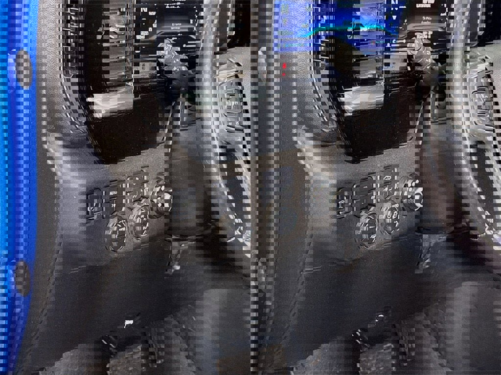 Used 2022 Chevrolet Silverado 1500 RST image 4