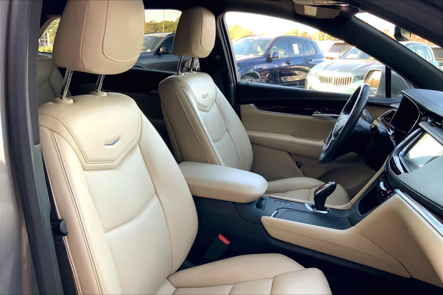 Used 2018 Cadillac XT5 Premium Luxury AWD/4WD image 8